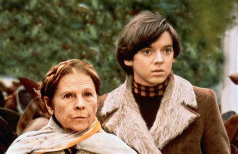 Harold and Maude! A Story of Unconventional Love Between an Existentialist Youth and a Life-Loving Octogenarian